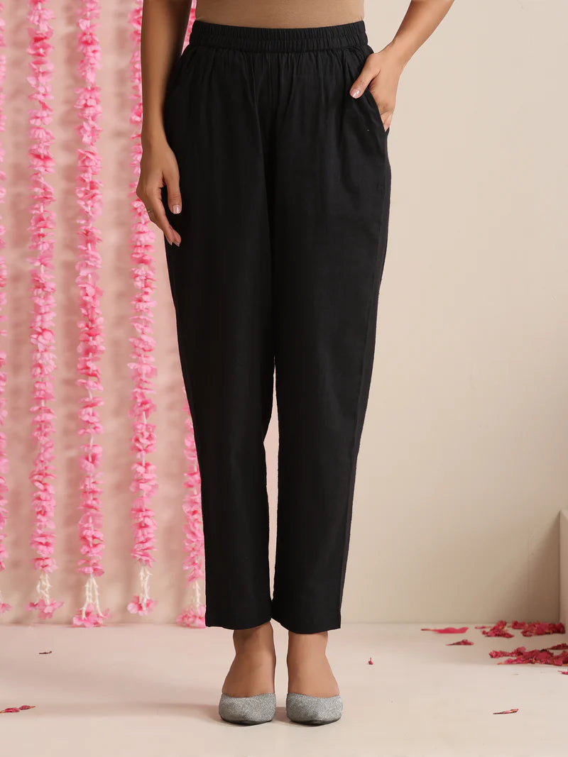 Ruhani Noir Charm – Cotton Slub Kurta Pant Dupatta Set