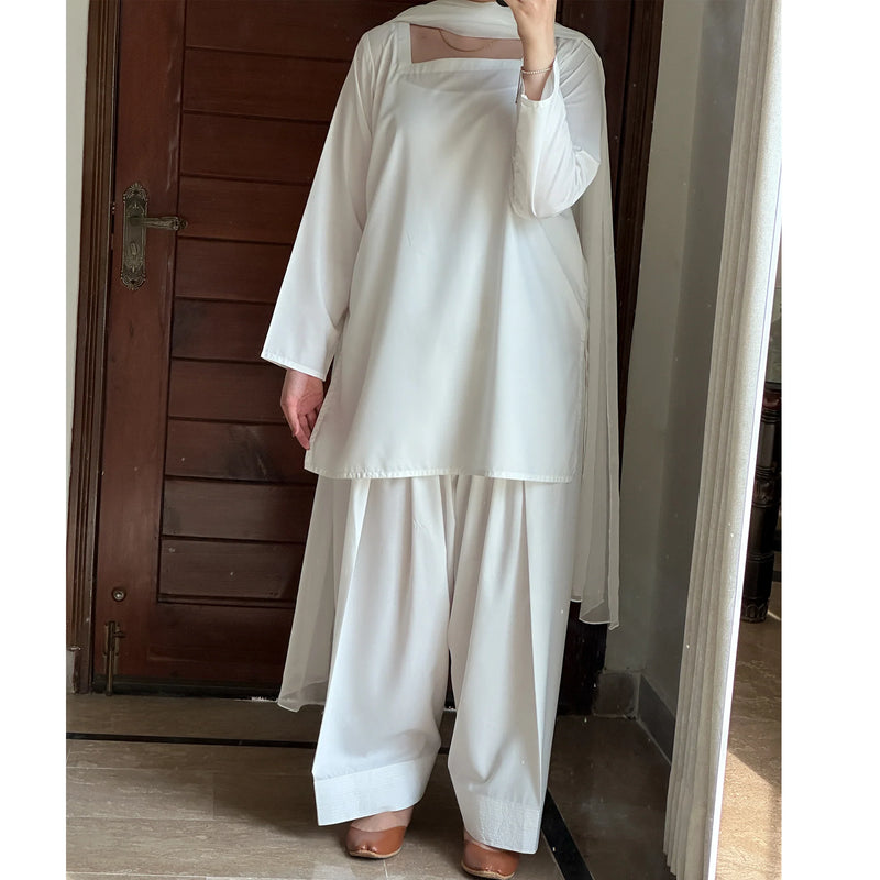 Shwet Aura Suit Set