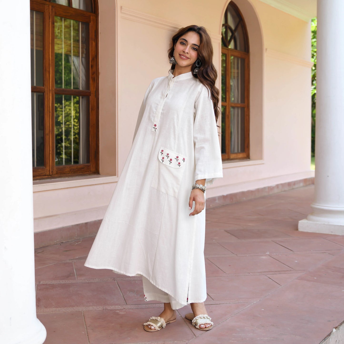 Vyana White Cotton Slub Hand Embroidered Kurta Set