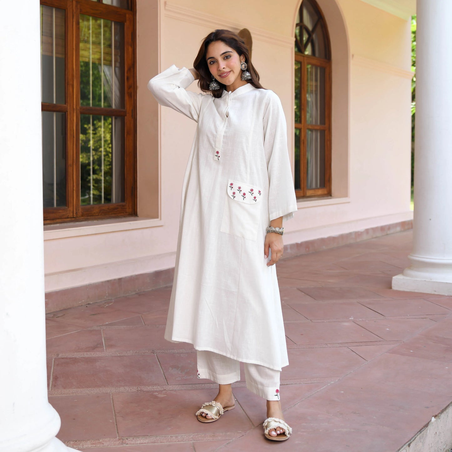 Vyana White Cotton Slub Hand Embroidered Kurta Set