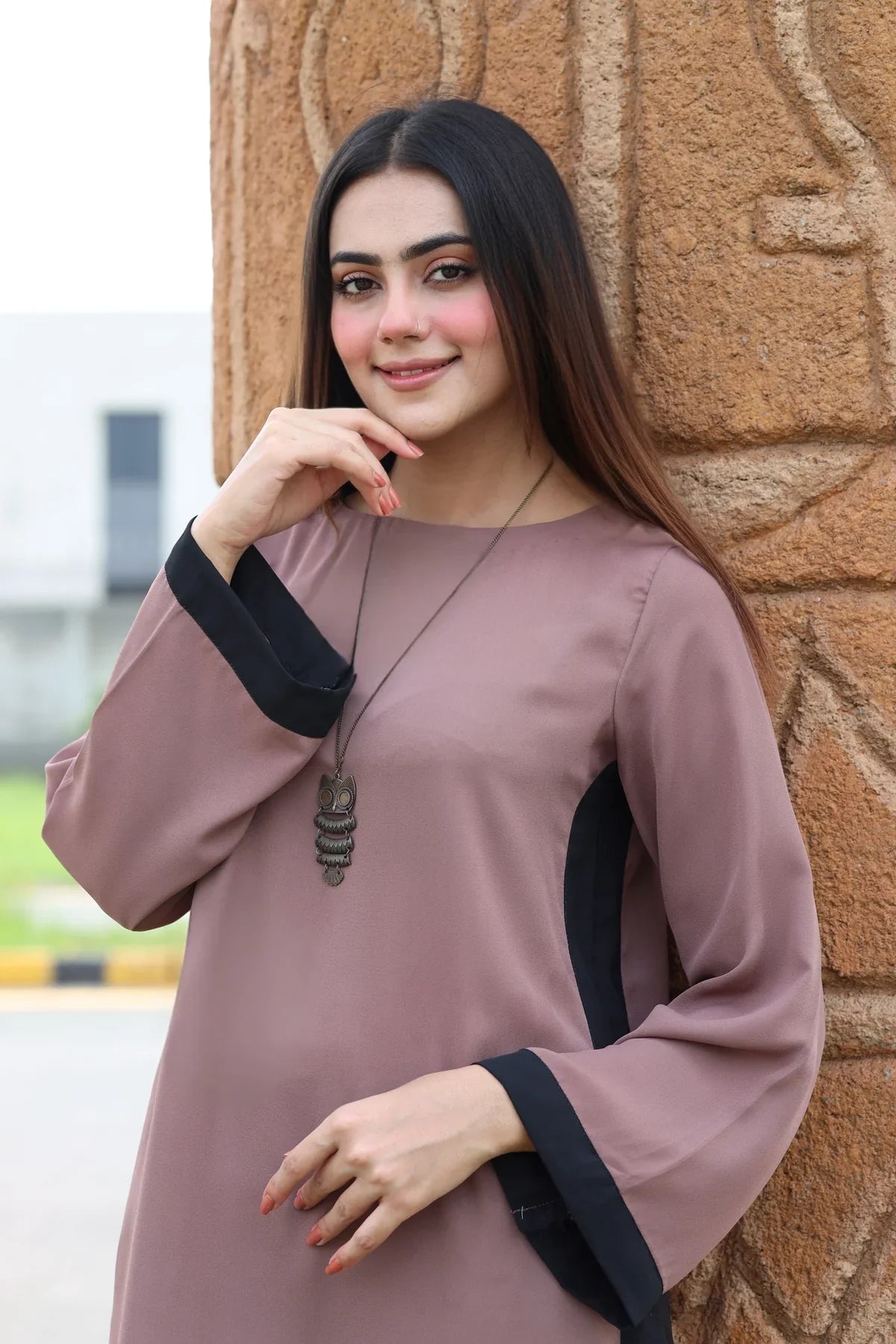 Elegant Pakistani-Style Mauve Kurta Set