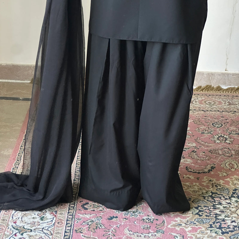 Shwet Aura Suit Set