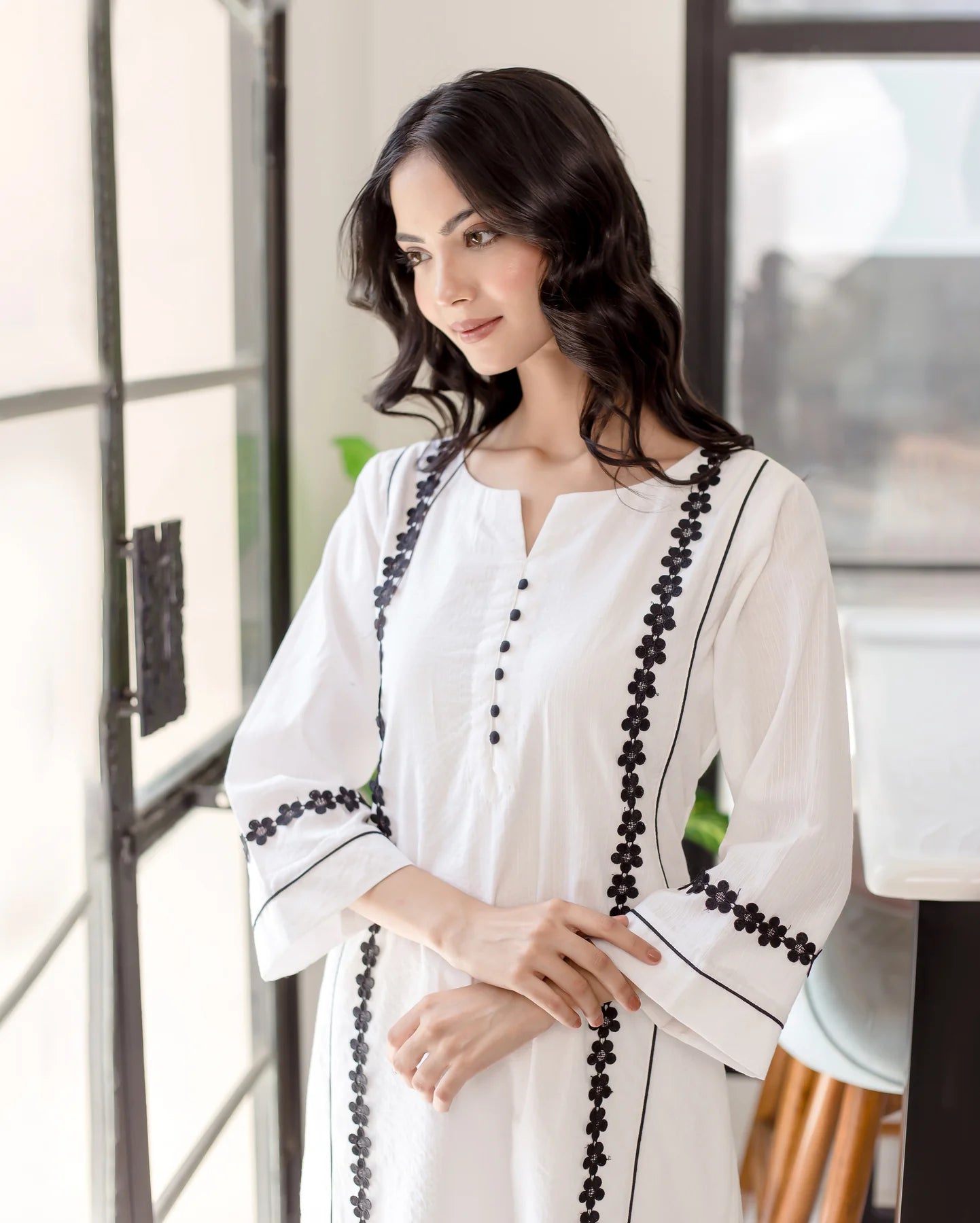 Shvetra White Cotton Flex Kurta Pant Set with Black Thread Accents