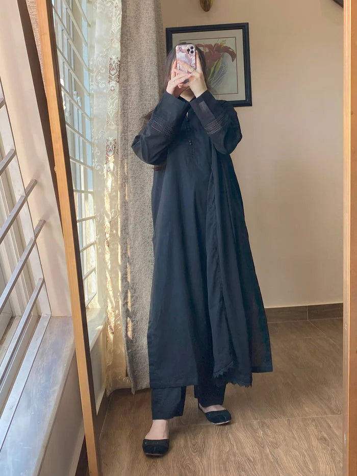 "Aynat" - Lawn Dobby Breathable Suit Set with Chiffon Dupatta