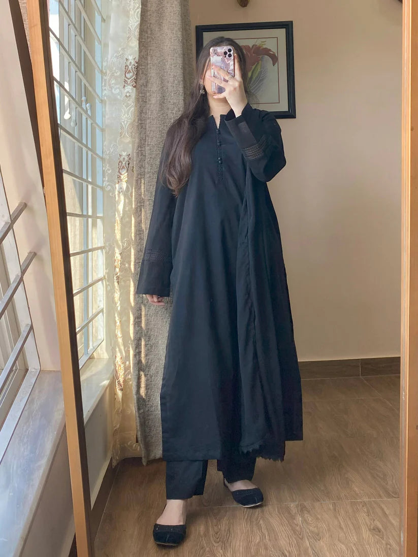 "Aynat" - Lawn Dobby Breathable Suit Set with Chiffon Dupatta